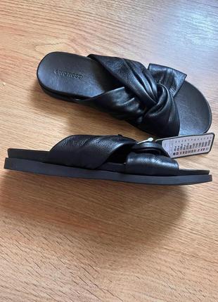 Женские кожаные шлепанцы gino rossi