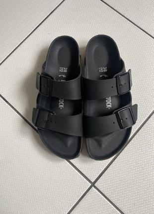 Сандалі шльопки birkenstock чорні 38 р.