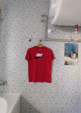 Футболка nike.