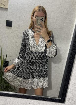 Стильна сукня zara