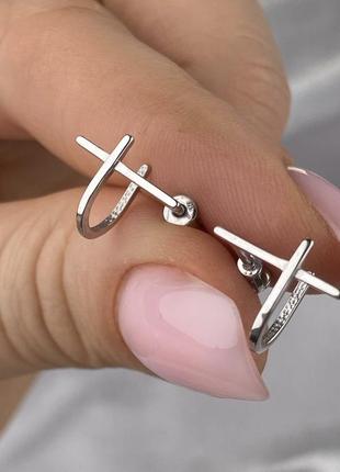 Серебряные серьги крест с винтовой застежкой без камней