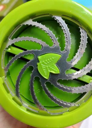 Ручная мельница измельчитель для зелени master-1 белая с зеленым iop