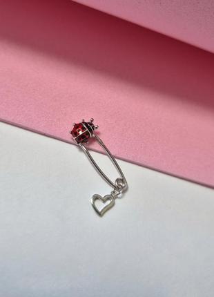Серебряная брошка булавка шпилька с подвеской божья коровка серебро 925 пробы родированное бр2ец/045 1.00г