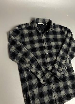 Велюрова гарна флісова сорочка uniqlo