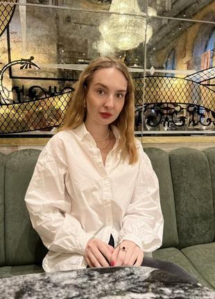 Сорочка біла з бавовни з обʼємними рукавами