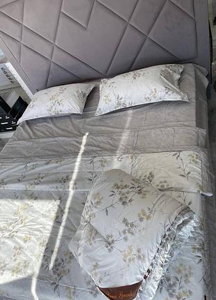 Семейный комплект постельного белья микросатин 2 одеяла