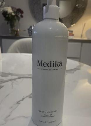 Medik8 cream cleanse rich & nourishing effortless cleanser - м'який очищающий крем