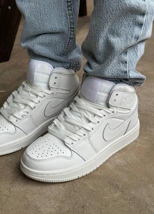 Жіночі кросівки nike jordan white