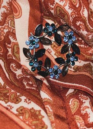 Брошка «віночок» з блакитними квітами