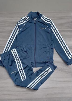 Оригинальный спортивный костюм adidas на мальчика3 фото