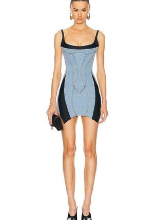Сукня в стилі mugler
