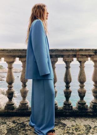 Ніжно блакитний костюм zara