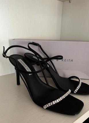 Босоножки charles & keith