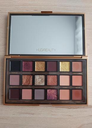 Huda beauty empowered палитра теней для век
