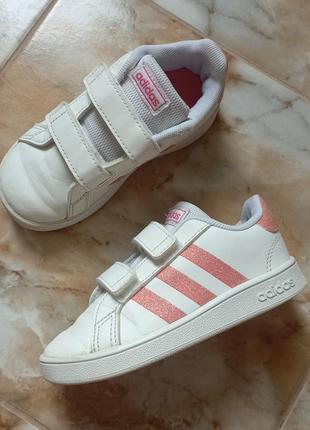Кроссовки сникерсы adidas размер 25