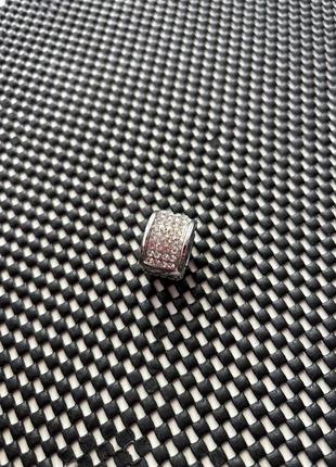 Приколка 🧷 з стразами