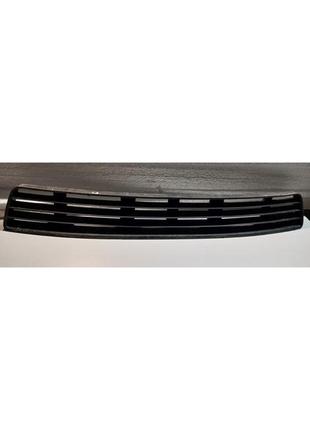 Решітка бампера центральна audi a4 b5 8d0807683
