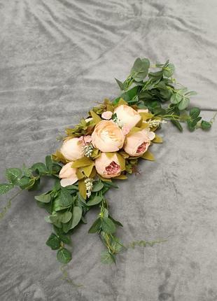 Цветы пионы на свадебной арке