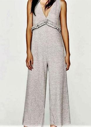 Стильный комбинезон в рубчик
