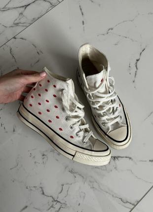Женские кеды converse chuck embroidered lips♥️