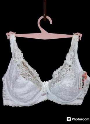 Кружевной бюст