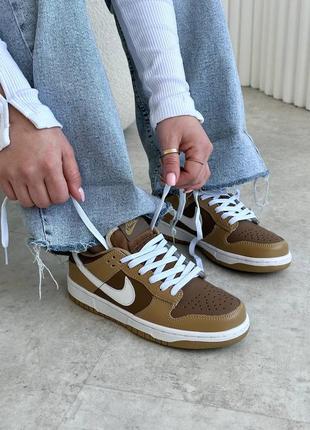 Жіночі кросівки nike dunk low brown