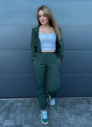 Спортивний костюм з жатої плащівки