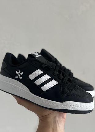 Нові чоловічі кросівки adidas