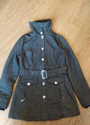 Пальто guess оригинал в идеальном состоянии