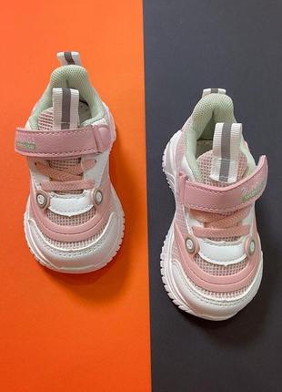 Дитячі кросівки для дівчинки з підсвіткою2 фото