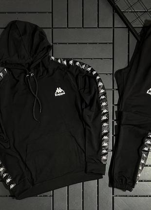 Мужской спортивный костюм в стиле kappa