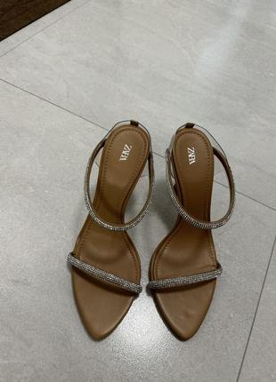 Босоніжки зара 39 розмір нові