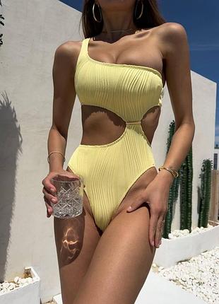 Цельный купальник желтого цвета. бесплатный обмен! размерная сетка в описании.