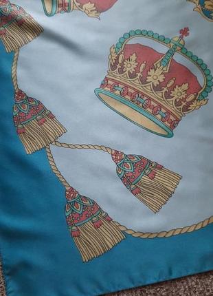 Платок с коронами
