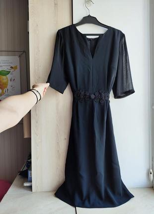 Черное классическое офисное нарядное платье с кружным поясом вышитым