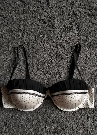 Бюстгальтер-балконет