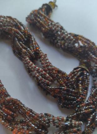 Ожерелье из бисера