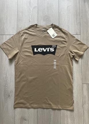 Футболка levi’s. m, l-размер.