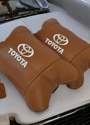 Набір шкіряних подушок 2шт на підголівник toyota. комфортні ортопедичні подушки,тойота
