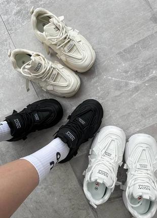 Новинка😍
нереально стильные кроссовки на повышенной платформе.