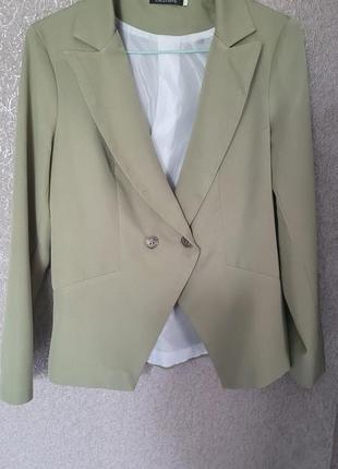 Жіночий піджак