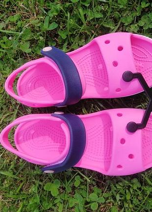 Оригінал - крокси crocs босоніжки для дівчинки. стан нових.