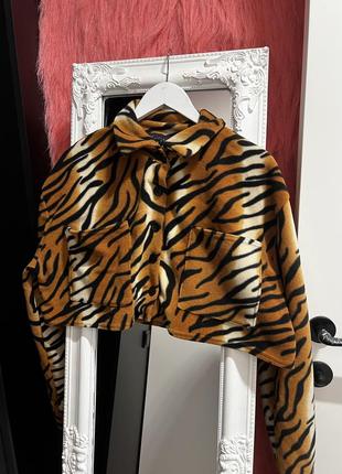 І лісова укорочена сорочка