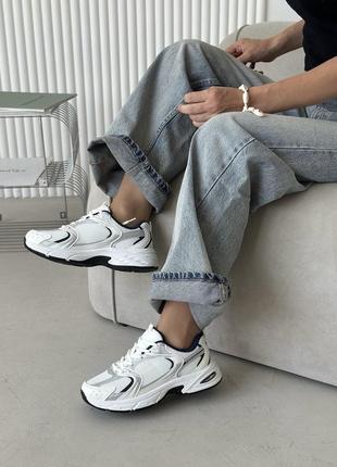 Кросівки на платформі білі