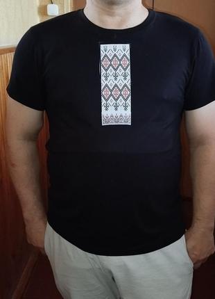 Футболка чорного кольору 66 розмір