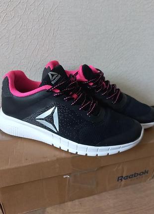 Кроссовки reebok оригинальные.