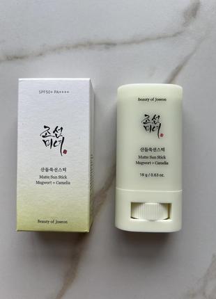 Матовий сонцезахисний стік beauty of joseon matte sun stick mugwort+camelia spf 50+
