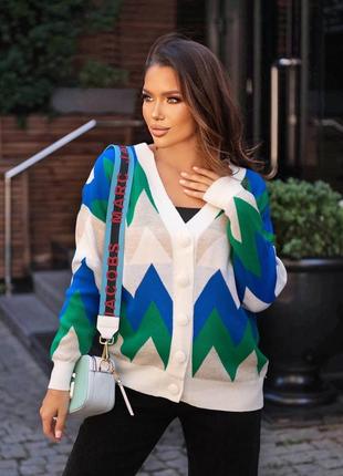 Женский кардиган очень теплый и удобный