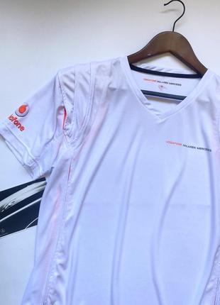 Футболка mclaren mercedes benz белого цвета с ярко оранжевыми вставками