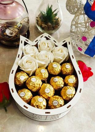 Боксик из конфет ferrero и роз  ar43